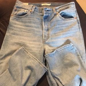 Levi’s rib cage ankle straight jeans size 32